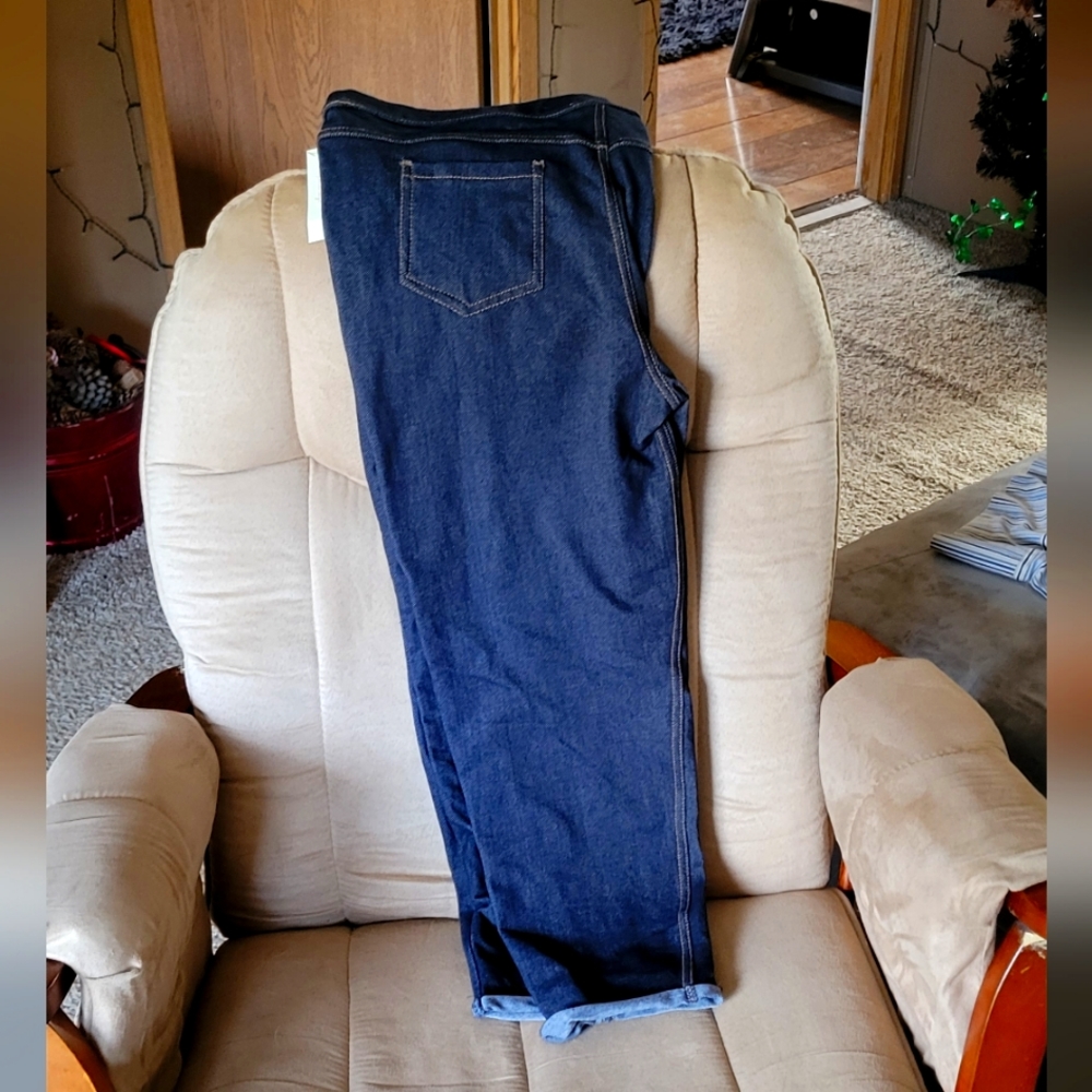 Bobbie Brooks capris
